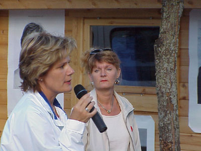 Maria Larsson (KD) och Carina Hägg (S) debatterade på Flanaden i Värnamo. (Foto: Håkan Johansson)