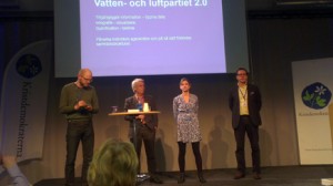 Miljöpolitik - för ett hållbart samhälle! Lennart Bondesson, Liza-Maria Norlin och Lars Thunberg lanserar vatten- och luftpartiet 2.0. (Foto: Håkan Johansson)