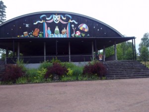 Det nyrenoverade konstverket på plats på teatern i Folkets Park igen. Mycket snyggt! (Foto: Håkan Johansson)