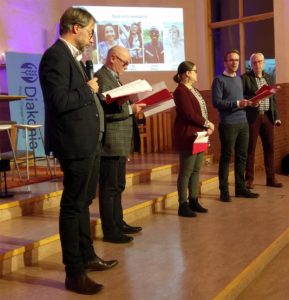 Kristdemokraternas gruppledare i riksdagen, Andreas Carlson (KD) samtalade om mänskliga rättigheter med Thomas Strand (S) och Emma Hult (MP). (Foto: Håkan Johansson)
