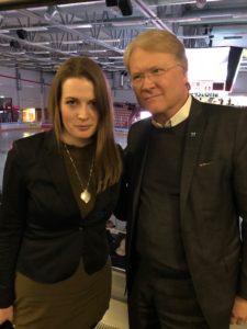 Susanna Tingbratt ordförande Kd Ljungby och Lars Adaktusson på Ljungby Arena