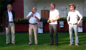 Jan-Erik Lagärde och Christer Fjordevik blir utfrågade av Andreas Carlson och Marcus Jonsson. (Foto: Håkan Johansson)