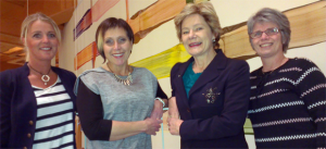 Barn- och äldreminister Maria Larsson (KD), Gnosjö, tillsammans med några av Kristdemokraternas toppkandidater i Kommunfullmäktigevalet 2014: AnnSofie Björhag, Värnamo, Camilla Rinaldo Miller, Bredaryd och Monica Johnsson, Rydaholm. (Foto: Håkan Johansson)