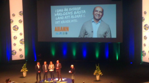 Bästa överraskningen under dagarna – Alliansens partiledare kom och gratulerade! Det gemensamma budskapet var: Alliansen – vi håller vad vi lovar! (Foto: Håkan Johansson)