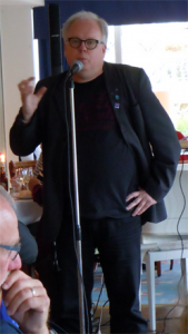 Håkan Johansson spelade radio. (Foto: Ann-Mari Wiberg)