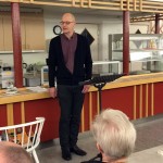 Kommunstyrelsens ordförande Stefan Gustafsson från Stockaryd, berättar om Kristdemokraternas framgångar i Sävsjö! (Foto: Arnold Carlzon)