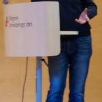 Distriktsordförande Andreas Carlson, Mullsjö, inleder vårstämman för "det största och mäktigaste distriktet i Kristdemokraterna" - Jönköping. (Foto: Håkan Johansson)