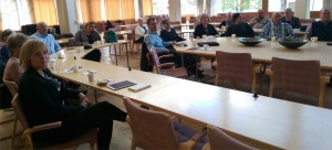Djuplodande samtal om ideologi och principprogrammet i kommunfullmäktigesalen. (Foto: Håkan Johansson)