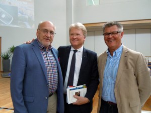 Lars Adaktusson (KD) tillsammans kristdemokratiska värnamoprofilerna Christer Fjordevik och Stig Claesson. (Foto: Ann-Mari Wiberg)