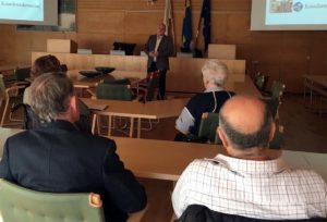 Läkarbanken är en bank av frivillig sjukhuspersonal som åker till olika länder för att hjälpa till med sjukvården. Frvilligheten gör att insamlade medel räcker längre - bistånd med ränta. (Foto: Arnold Carlzon)