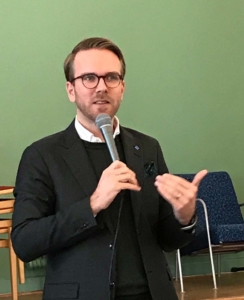 - Kristdemokraterna behövs mer än någonsin i svensk politik, sade riksdagsledamoten Andreas Carlson (KD) vid sitt besök på KD-seniorernas distriktsårsmöte i Värnamo. (Foto: Ann-Mari Wiberg)