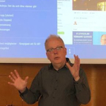 Håkan Johansson visar hur man skapar en egen politikersida på Facebook och sedan jobbar alla stenhårt. (Foto: Arnold Carlzon)