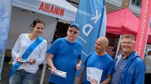 Några av kristdemokraterna i Allianstältet: Xhilda Bushati, Håkan Johansson, Ibrahim Candemir och Stig Claesson. (Foto: Gottlieb Granberg)