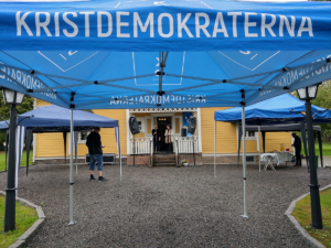 Soundcheckar lite bara... (Foto: Håkan Johansson)