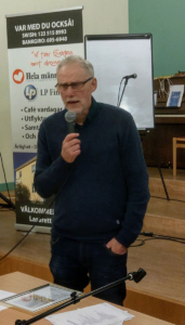Gunnar Crona, ordförande i partiavdelningen, inleder årsmötet. (Foto: Håkan Johansson)