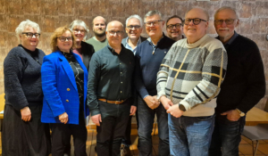 Några ur den nyvalda styrelsen: Margareta Svensson, Sanja Mikulic, Margareta Lindahl, Magnus Karlsson, Ibrahim Candemir, Arnold Carlzon, Stig Claesson, Patrik Ekwall, Håkan Johansson och Gunnar Crona. (Foto: Monica Johnsson)